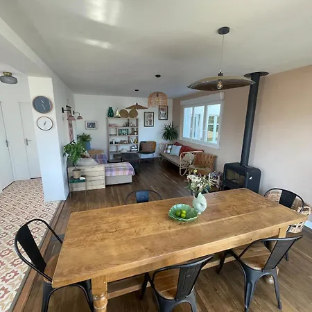 Сasa de vacaciones Maison Lumineuse, 3 Chambres, Avec Jardin